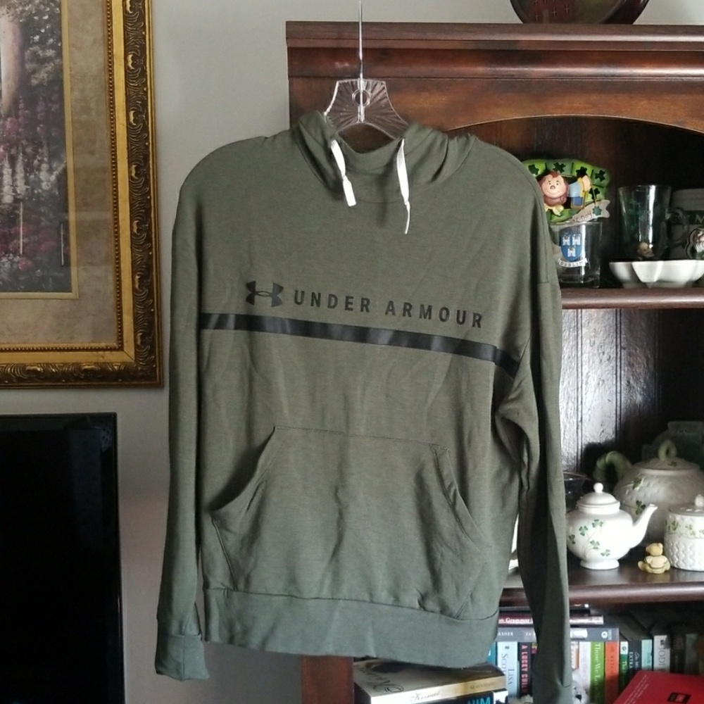 Guys Under Armour hoodie
